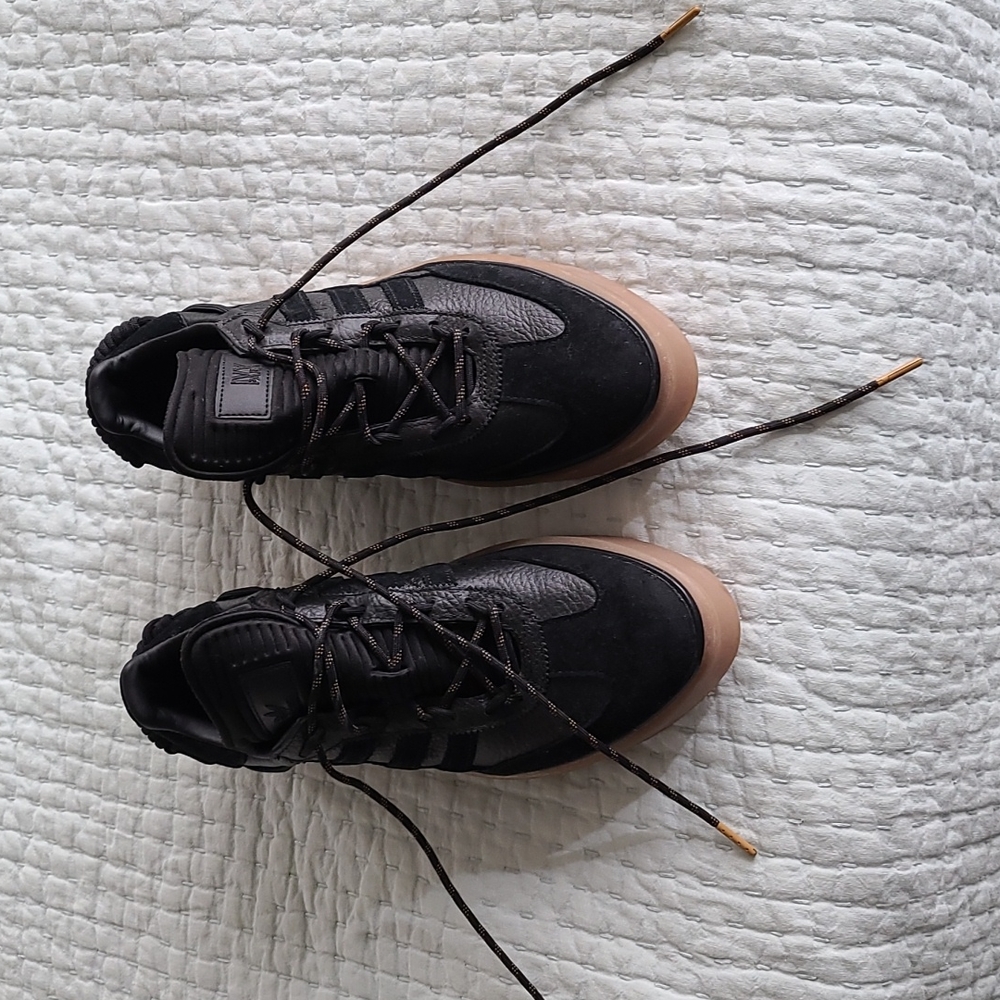 BARELY Worn IVY Park Sneaker Size 11
